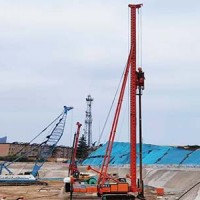 河北螺旋钻机/鼎峰工程公司订制CFG螺旋钻机